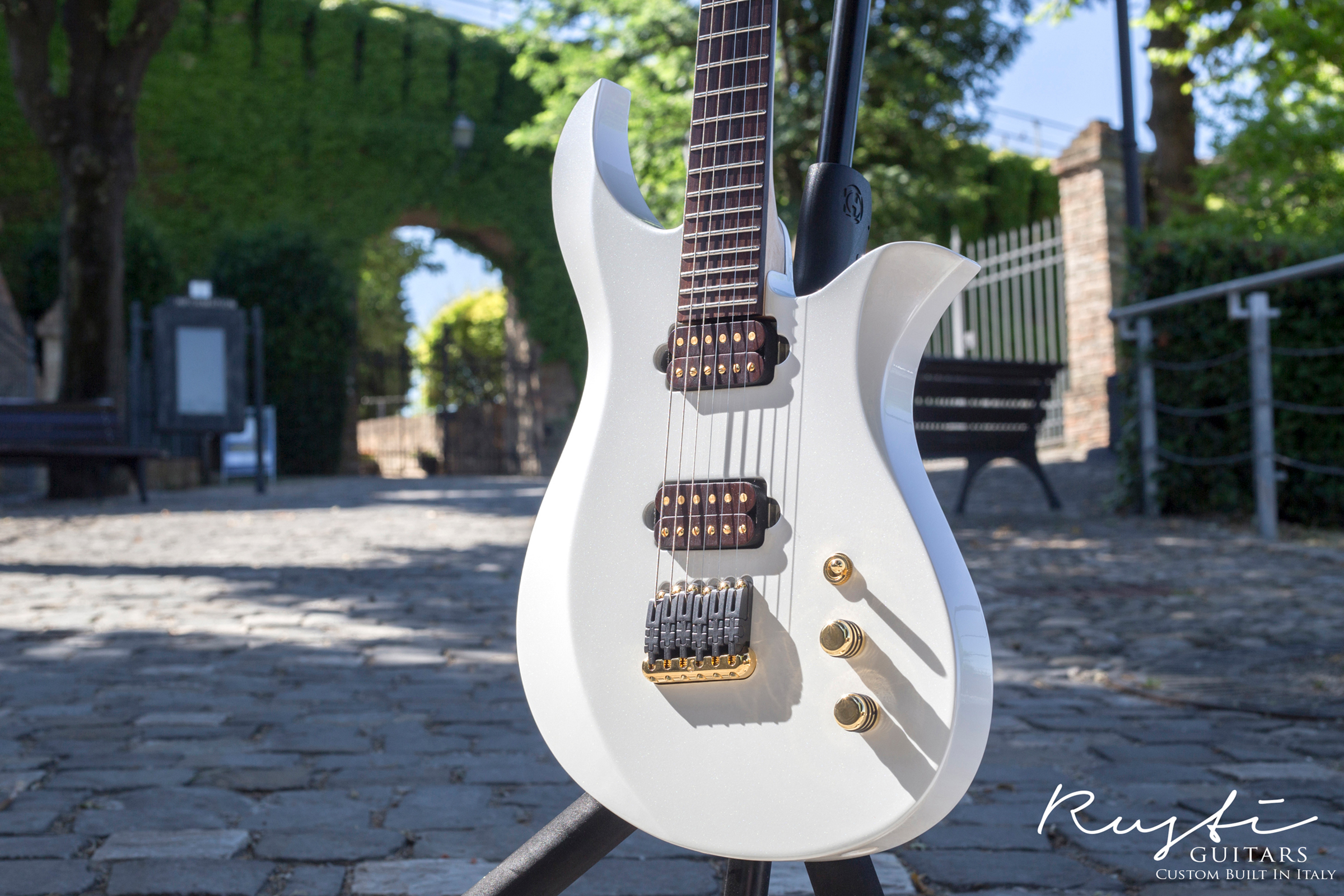 Rusti Guitars_Motion1_News01j